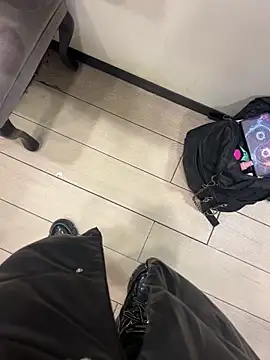 CrazzyChicks online show from November 27, 7:44 am