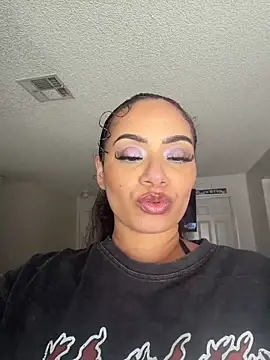 CarmelaAnthony online show from February 11, 7:15 pm