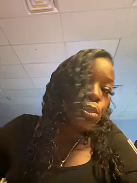 ChocolateBuns101 online show from April 3, 2:09 am