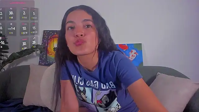 Snapshot of TIFFANYRUSSO chatting on October 4, 5:57 am TIFFANYRUSSO online show from October 4, 5:57 am