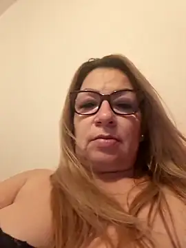 gisela27 online show from June 8, 5:52 am