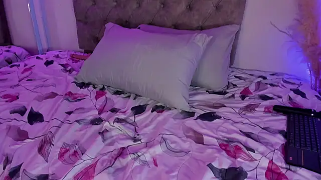 ale cam online show from February 1, 9:13 pm