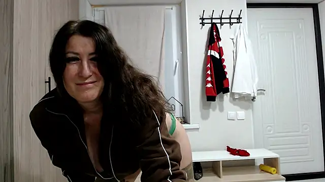 increible della online show from June 1, 5:47 pm