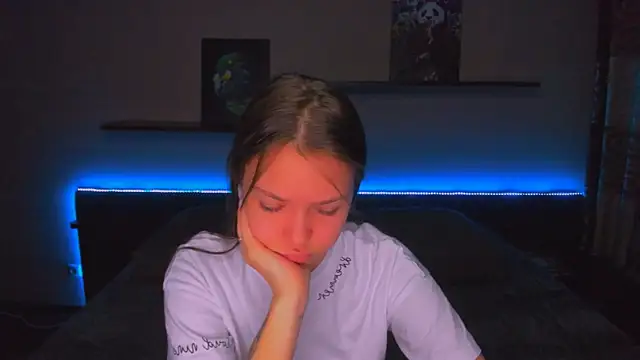 AlexaBarkley online show from February 12, 12:45 am