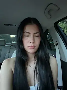 clairewntr online show from May 2, 6:44 pm