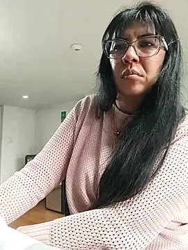 aisha latina online show from November 13, 7:13 pm