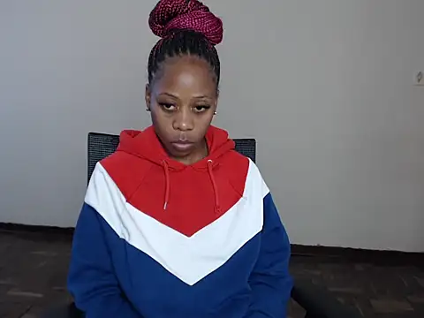 QUEENMANDYY online show from July 28, 11:39 am