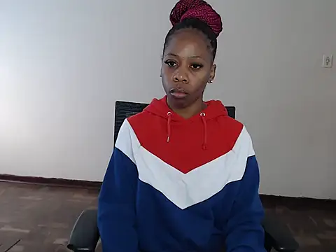 QUEENMANDYY online show from July 28, 6:55 am