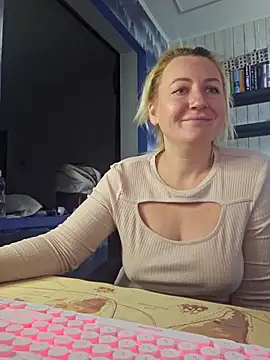 Snapshot of Marushka chatting on October 9, 2:10 pm Marushka online show from October 9, 2:10 pm