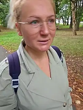 Snapshot of Marushka chatting on September 17, 6:11 am Marushka online show from September 17, 6:11 am