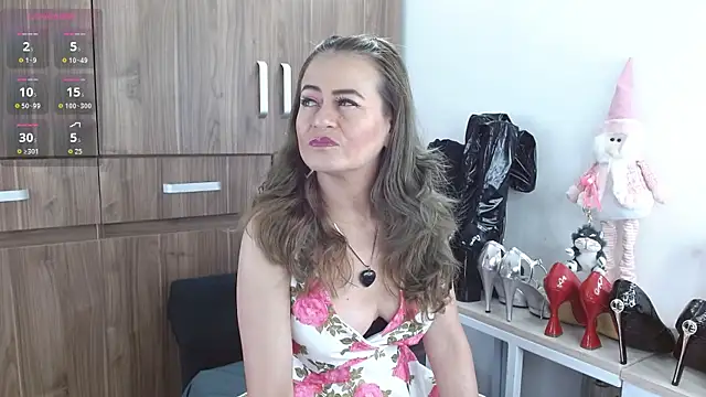 magenta maturr online show from December 19, 8:01 pm