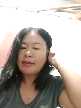 Snapshot of Lovelywoman43 chatting on October 19, 2:13 am Lovelywoman43 online show from October 19, 2:13 am