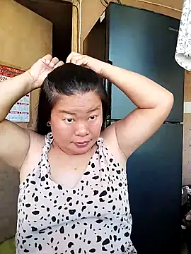 Lovelywoman43 online show from May 10, 11:40 pm