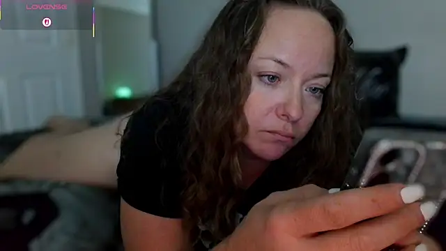 Snapshot of julimonroe chatting on September 24, 2:54 am julimonroe online show from September 24, 2:54 am
