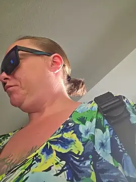 julimonroe online show from July 28, 1:43 pm