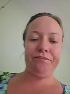 julimonroe online show from July 29, 12:43 am
