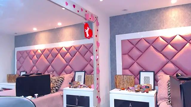 DanielaDuff online show from October 24, 8:49 pm