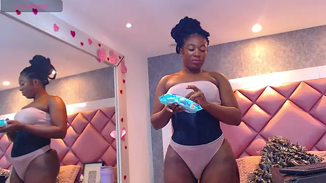 DanielaDuff online show from July 27, 7:44 pm