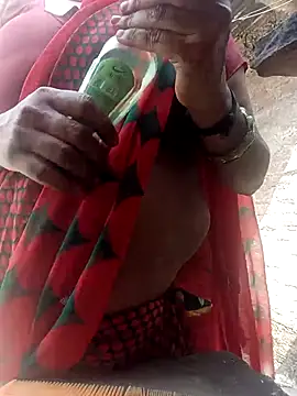 Snapshot of Lattika-Bhabhi chatting on October 10, 7:35 am Lattika-Bhabhi online show from October 10, 7:35 am