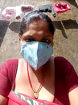 Snapshot of Lattika-Bhabhi chatting on October 14, 8:50 am Lattika-Bhabhi online show from October 14, 8:50 am