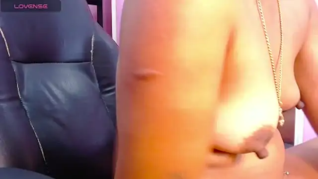 Amy Ronan online show from December 14, 8:03 pm