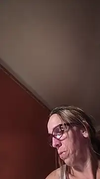 Dettybitch40 online show from July 15, 6:45 pm