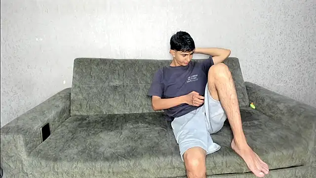 pelusos mens online show from April 27, 7:55 pm