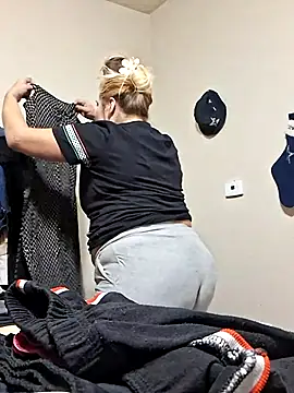 bootiebby online show from September 19, 8:57 am