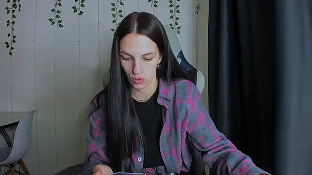 KarlaSim online show from October 6, 11:16 am