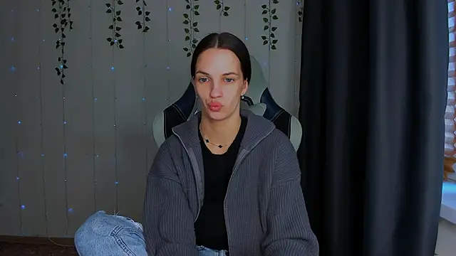 KarlaSim online show from October 15, 10:29 am