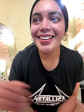 TS-SimplyTheBest online show from October 6, 7:58 am