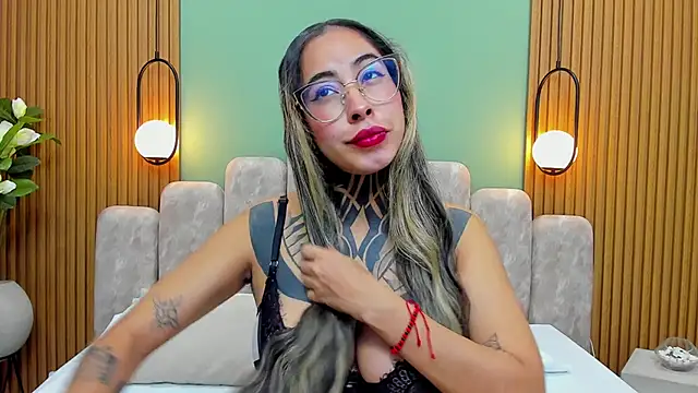 NicoleBlum online show from September 23, 3:21 pm