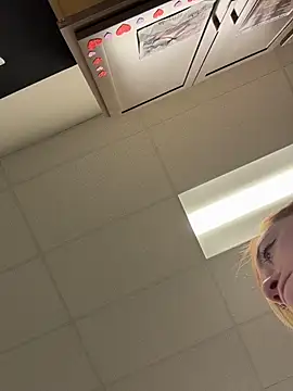 cinnatitties online show from October 31, 8:24 pm