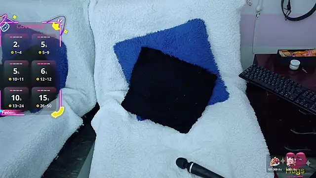 Catwhite  online show from November 8, 6:35 pm