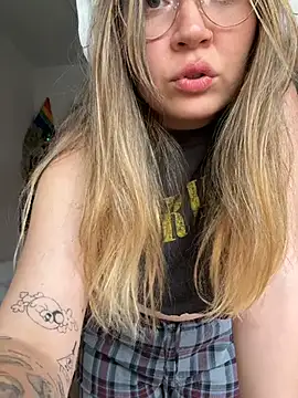 Darling XXX online show from June 19, 7:06 pm
