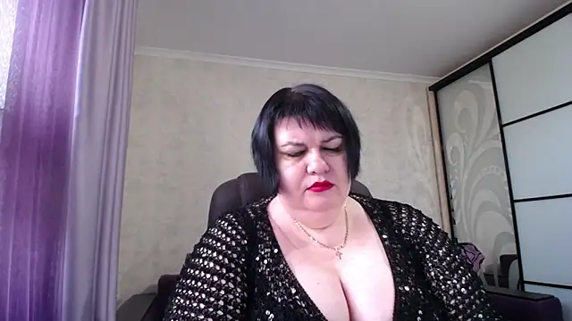 JuicyLady Di online show from November 17, 10:27 am