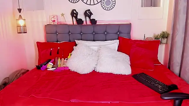 Ashley Beenson online show from February 26, 1:43 pm