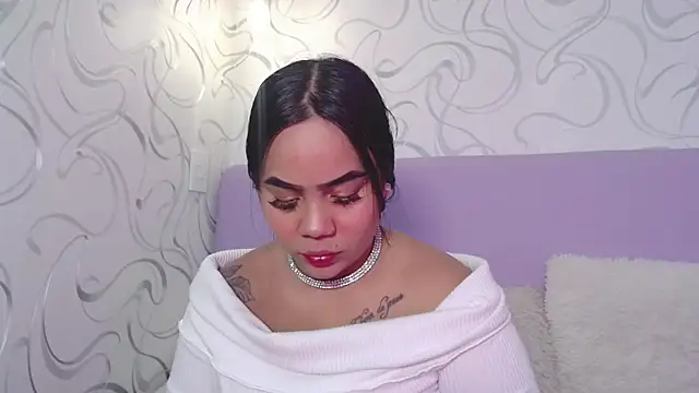 EmilyQueen3x online show from November 1, 2:21 pm