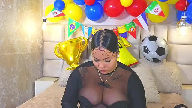 EmilyQueen3x online show from June 19, 12:41 pm