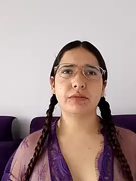Snapshot of MiaLaurenzz chatting on October 12, 5:04 pm MiaLaurenzz online show from October 12, 5:04 pm