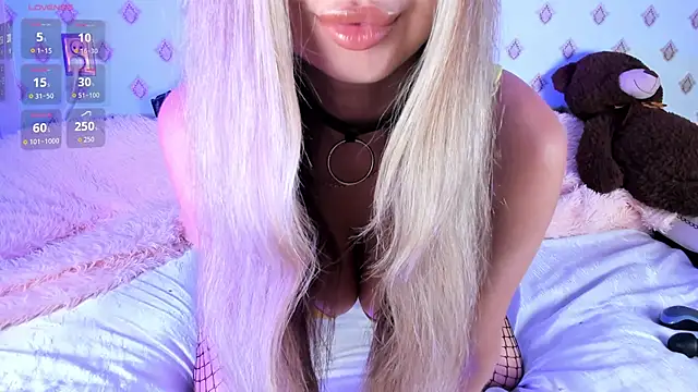 Briana Lovs online show from June 15, 4:12 am