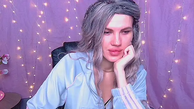 MilaLoona online show from March 27, 1:01 pm