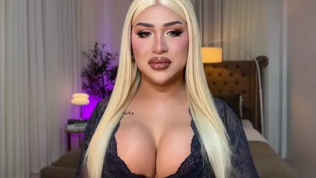 Your Majesty Tyra online show from October 5, 3:50 pm