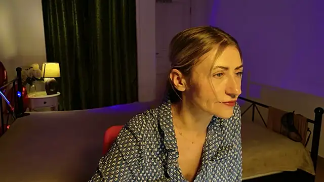 ZoeGrant online show from July 2, 5:41 pm