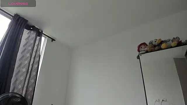 CuteEbony1 online show from October 20, 5:49 pm