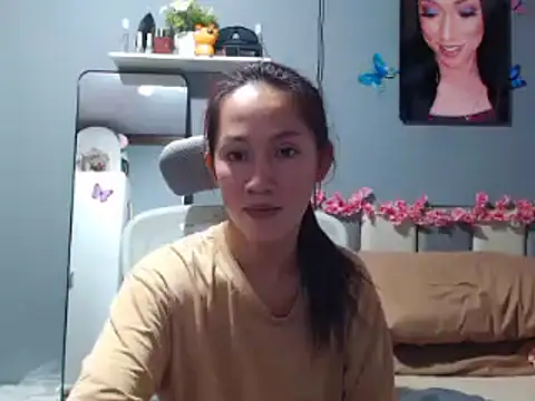 babysuckerxxx online show from June 2, 4:35 am