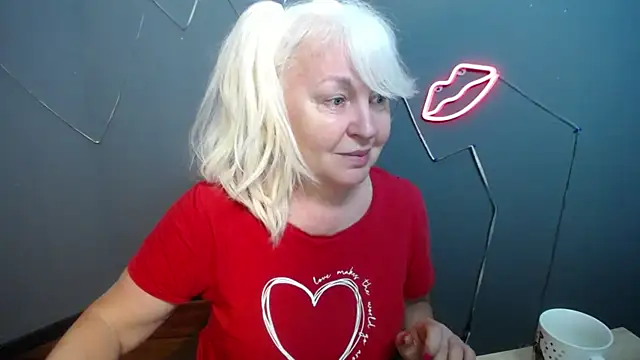BlondyLeeBest online show from April 12, 6:33 pm