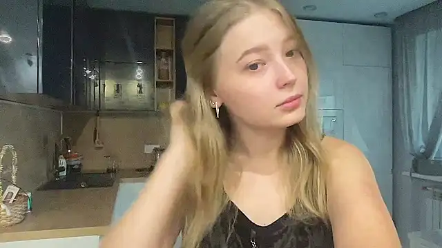 CharmingSarah online show from September 10, 3:12 pm