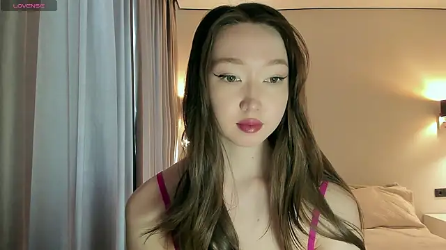  luna 022 online show from May 8, 5:00 am