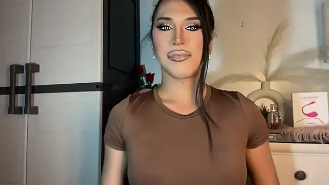 Ts glamxxxx online show from December 2, 1:40 am